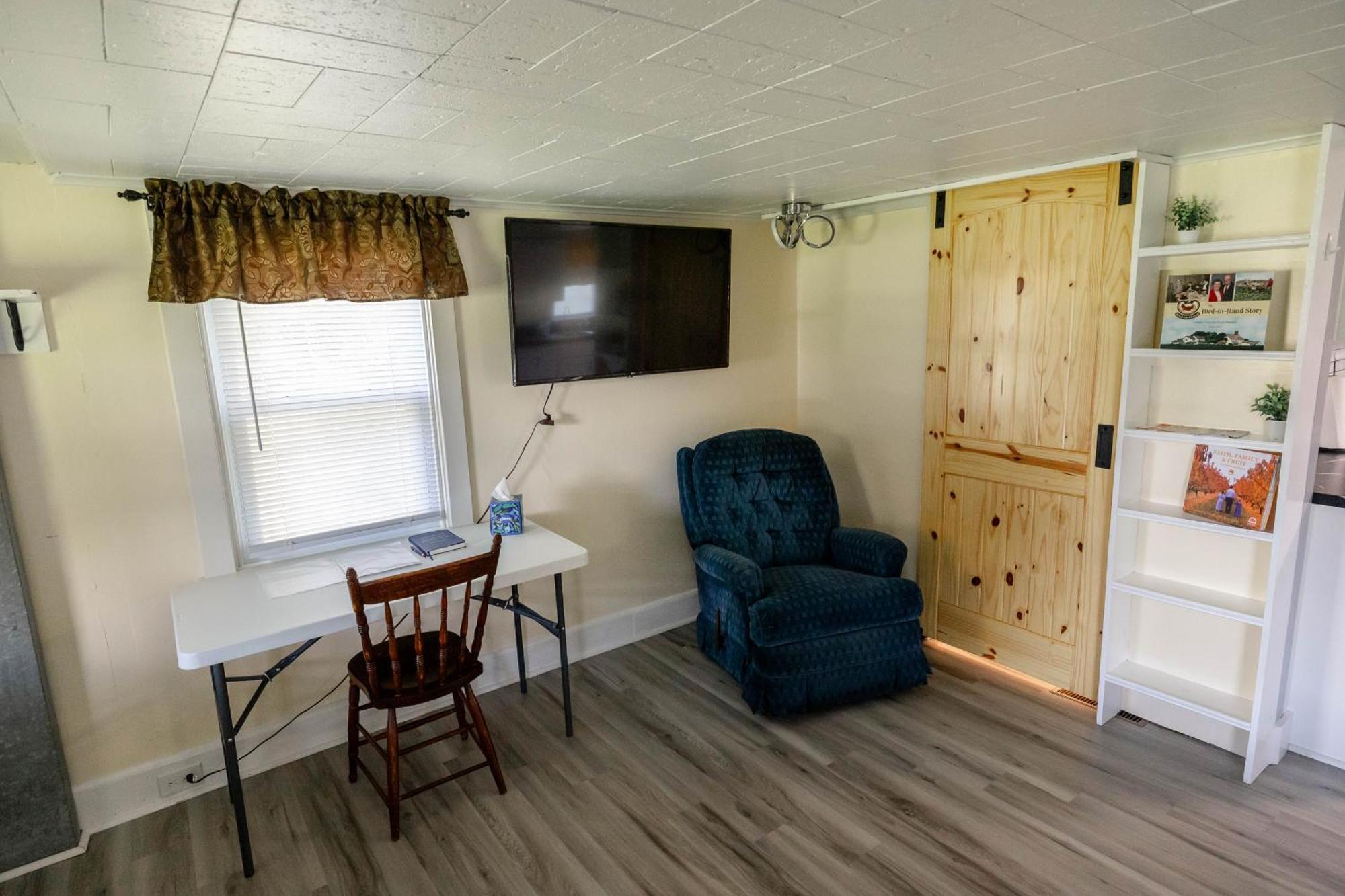The Haven Home Tiny Hideaway Bird-in-Hand Exterior photo
